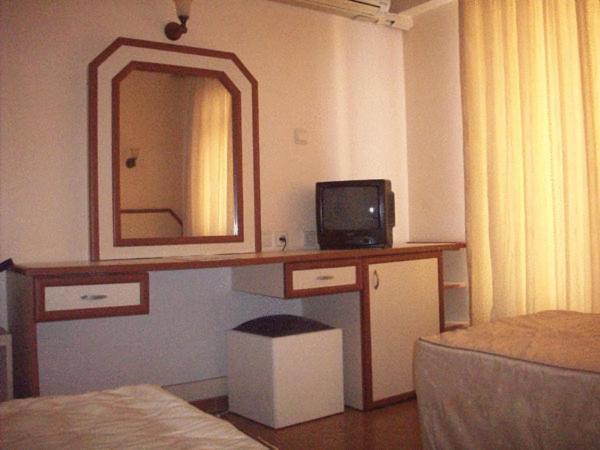 Hotel Santur Kusadası Rom bilde