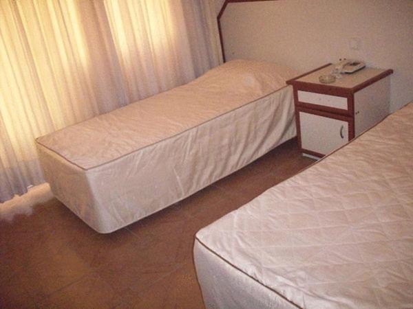 Hotel Santur Kusadası Rom bilde
